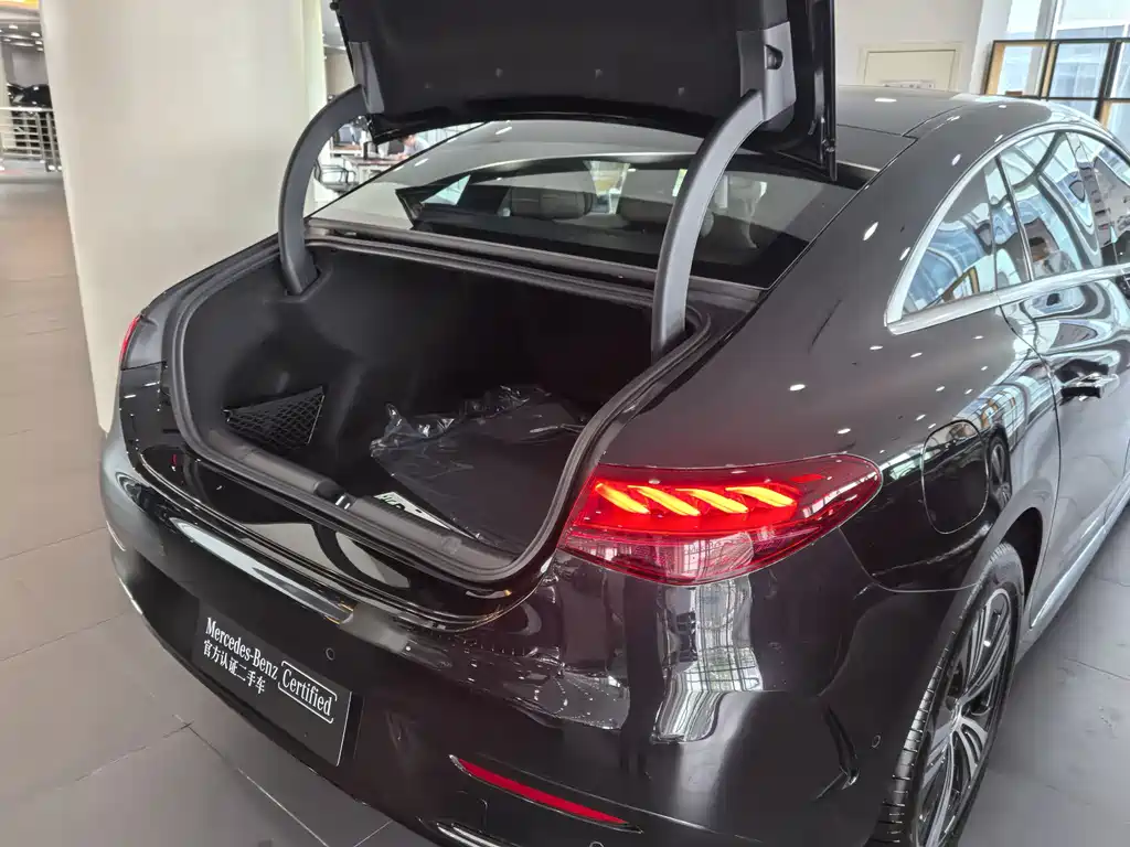 Mercedes-Benz EQE 2025 500 4MATIC
