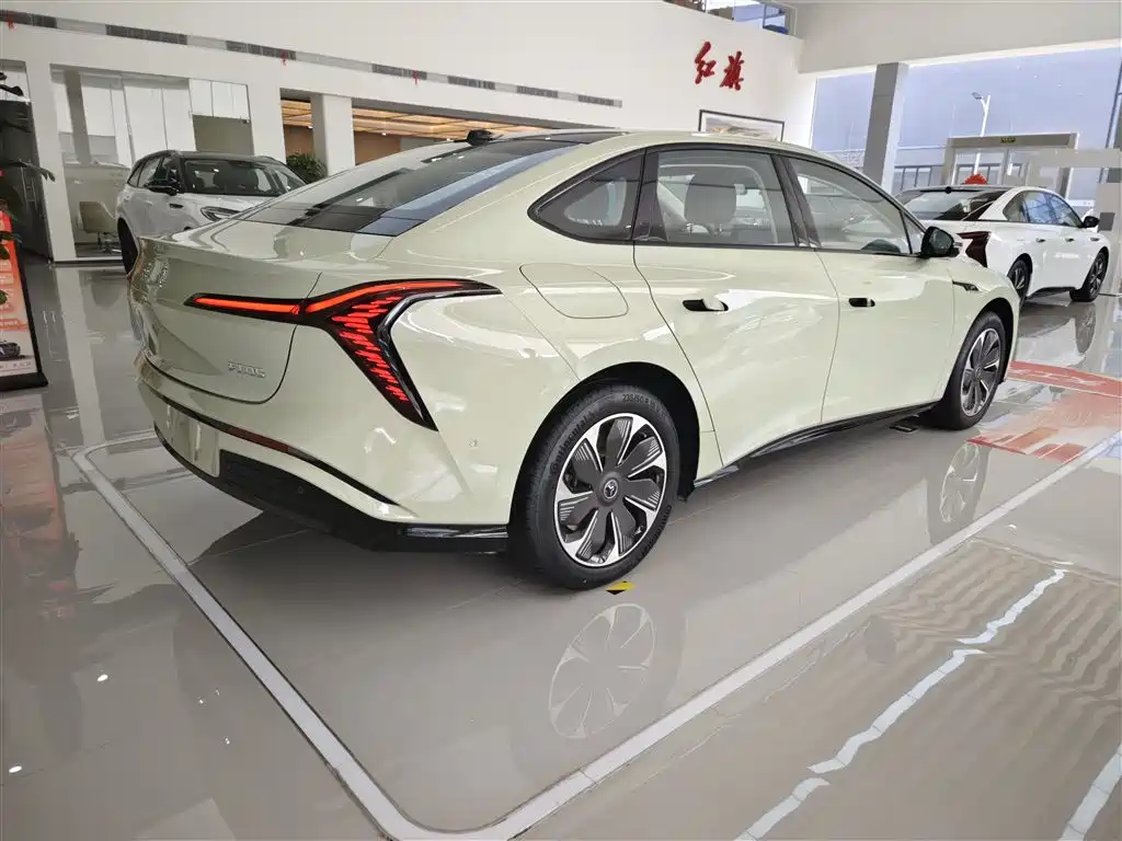Hongqi 05 2025 550
