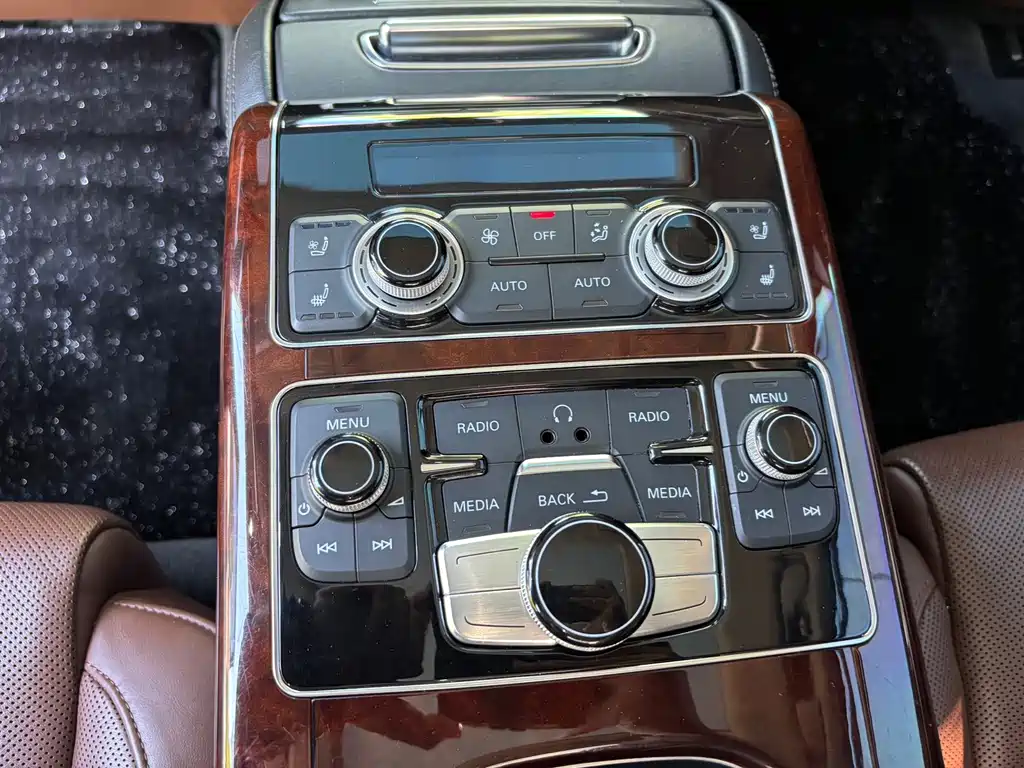 Audi A8 — миниатюра 20