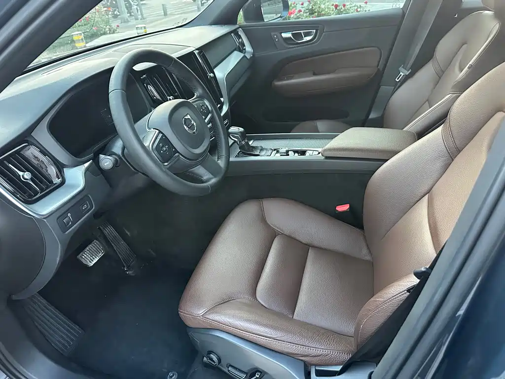 Volvo XC60 2021 T5 Luxury