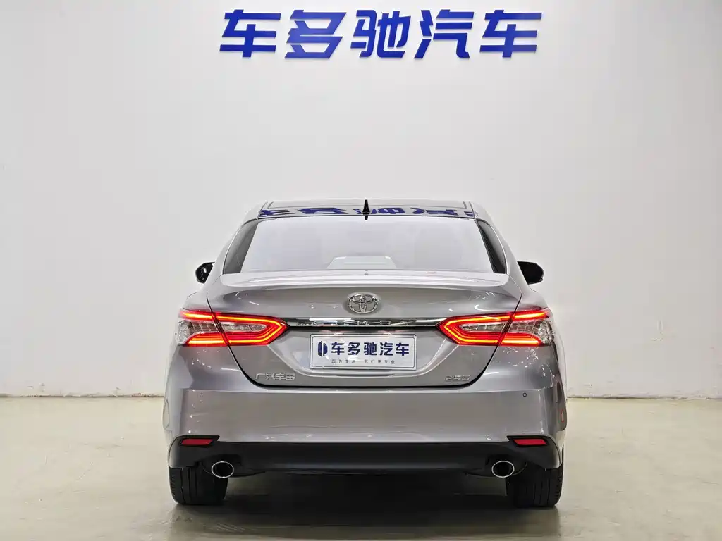 Toyota Camry — миниатюра 6