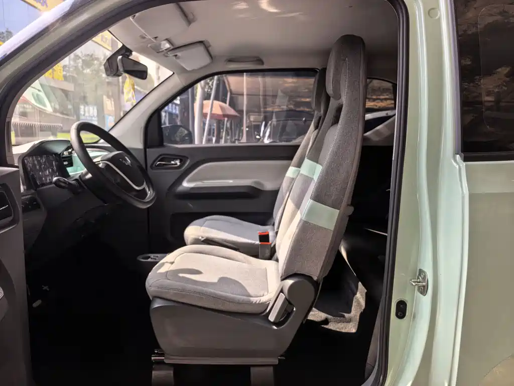 Wuling MINIEV — миниатюра 5