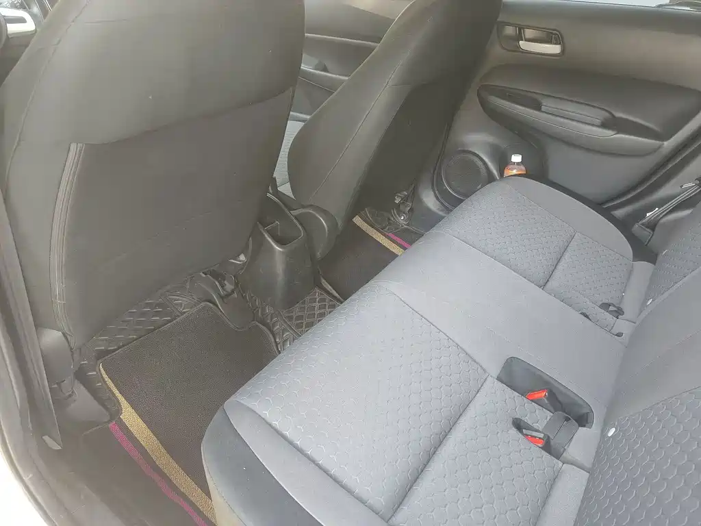Honda Fit — миниатюра 8