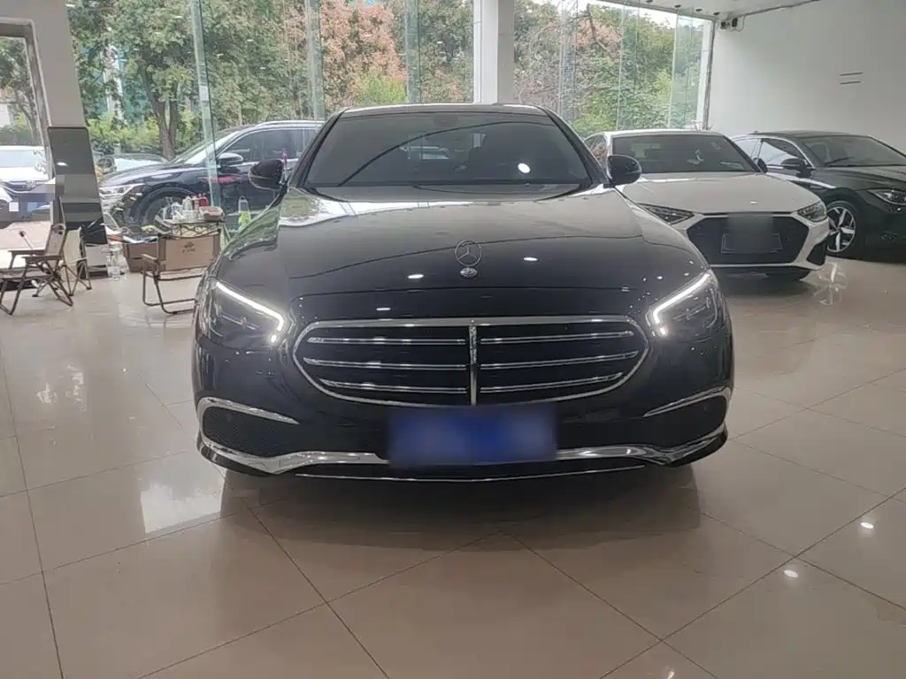 Mercedes-Benz E-Class — миниатюра 3