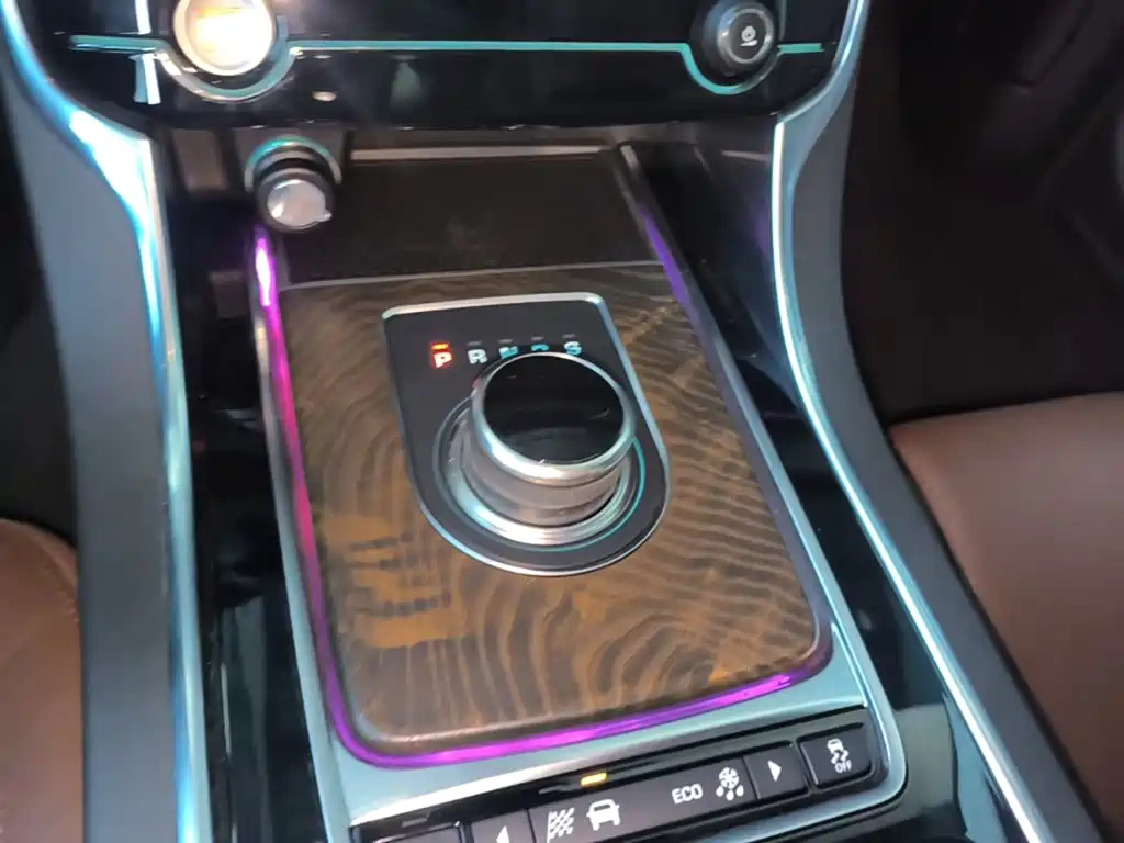 Jaguar XFL — миниатюра 14