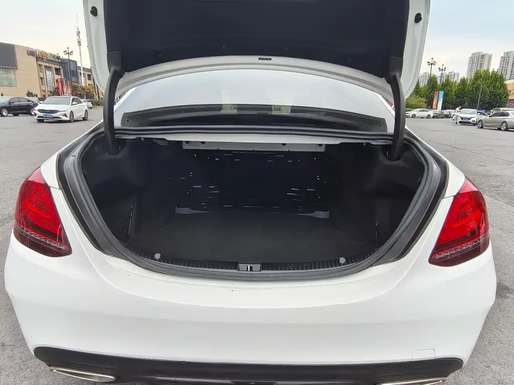 Mercedes-Benz C-Class — миниатюра 21