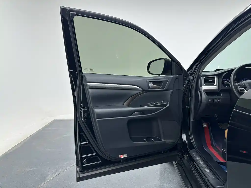 Toyota Highlander — миниатюра 11