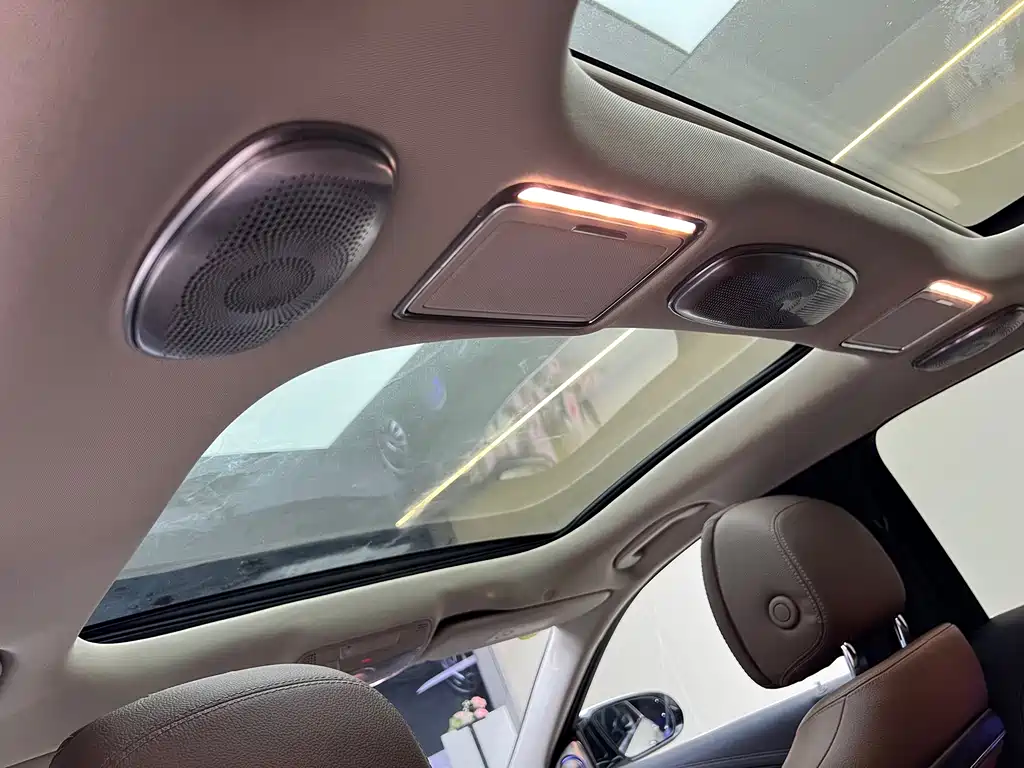 Mercedes-Benz E-Class — миниатюра 22