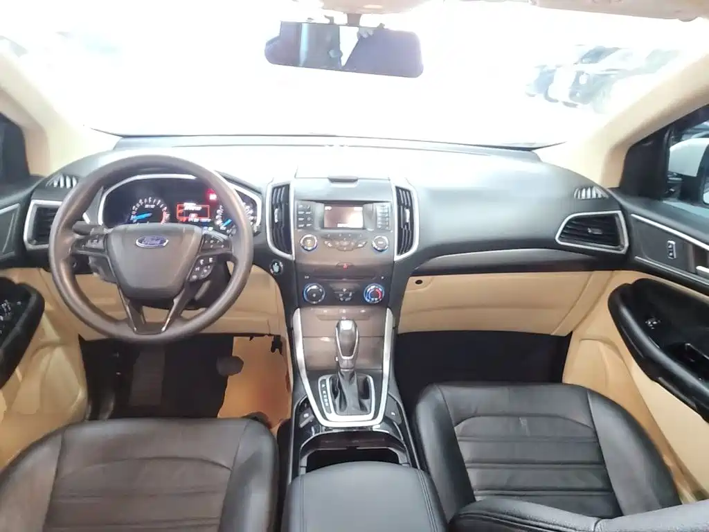 Ford Edge — миниатюра 10