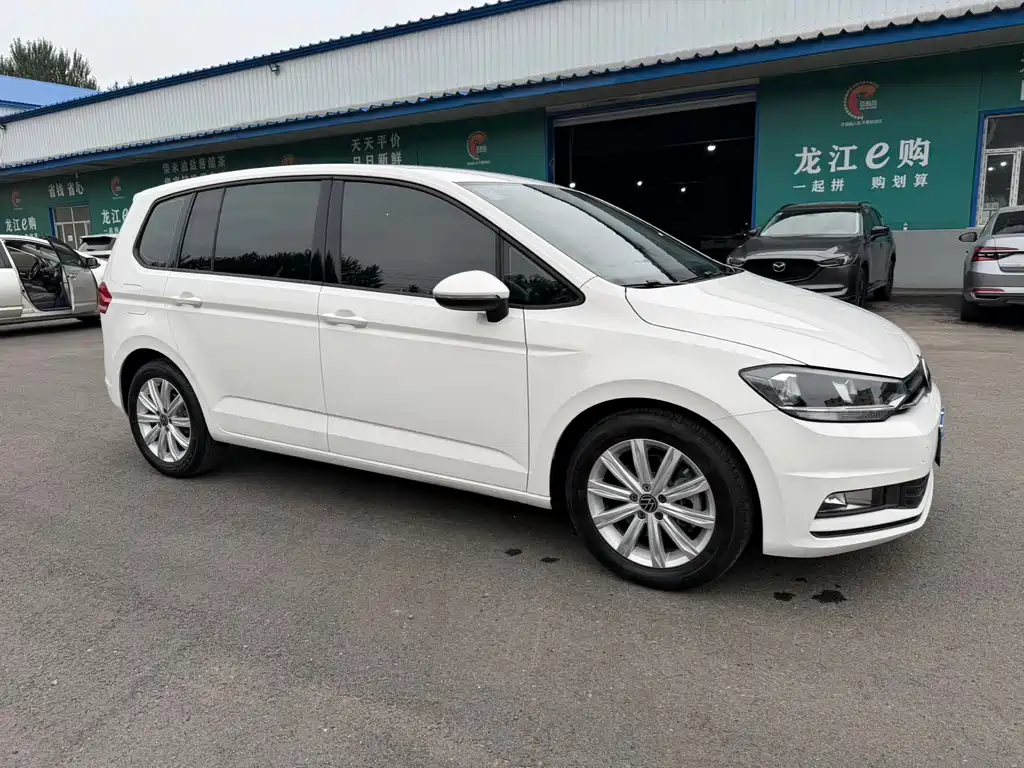 Volkswagen Touran — миниатюра 3
