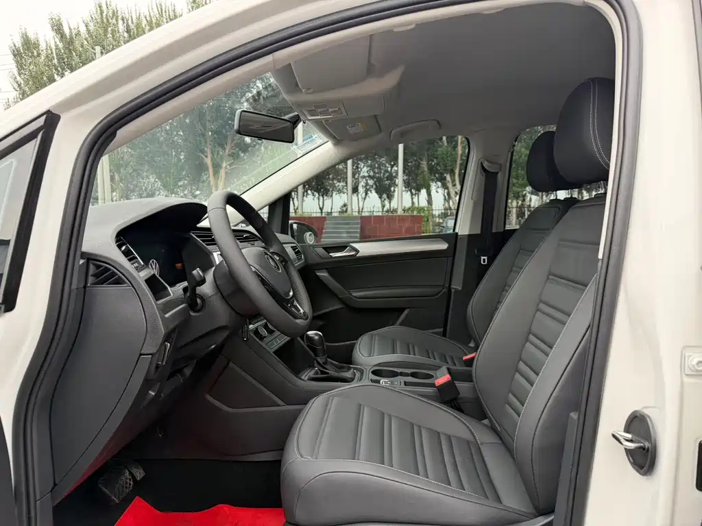 Volkswagen Touran — миниатюра 7
