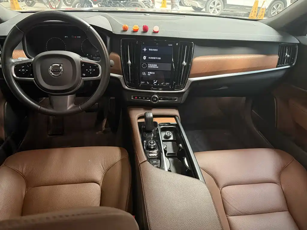 Volvo S90 — миниатюра 4