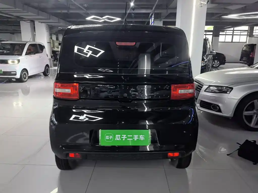 Wuling MINIEV — миниатюра 6