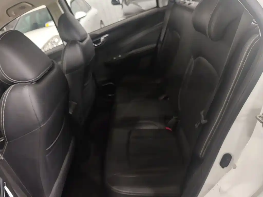 Geely Vision X3 — миниатюра 17