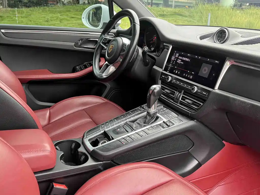 Porsche Macan — миниатюра 12