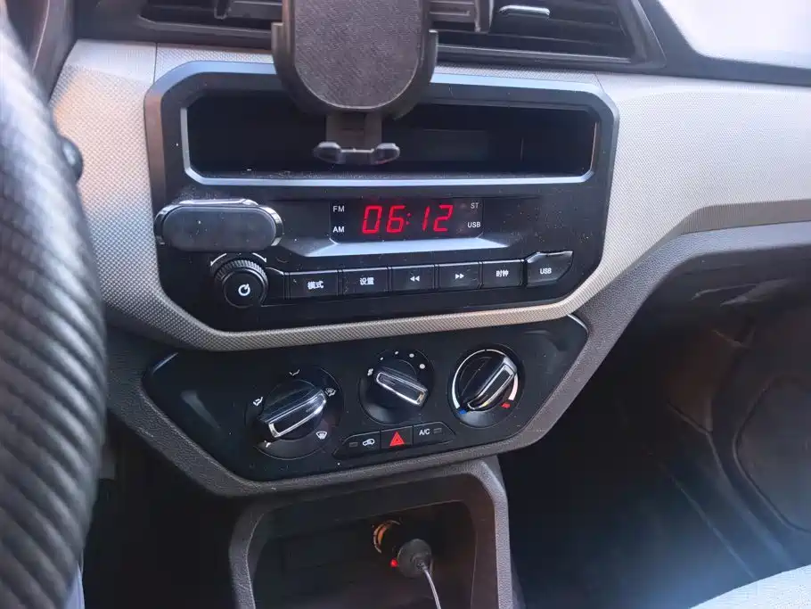 Wuling Hongguang — миниатюра 13