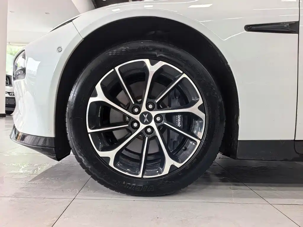 XPeng P7 — миниатюра 14