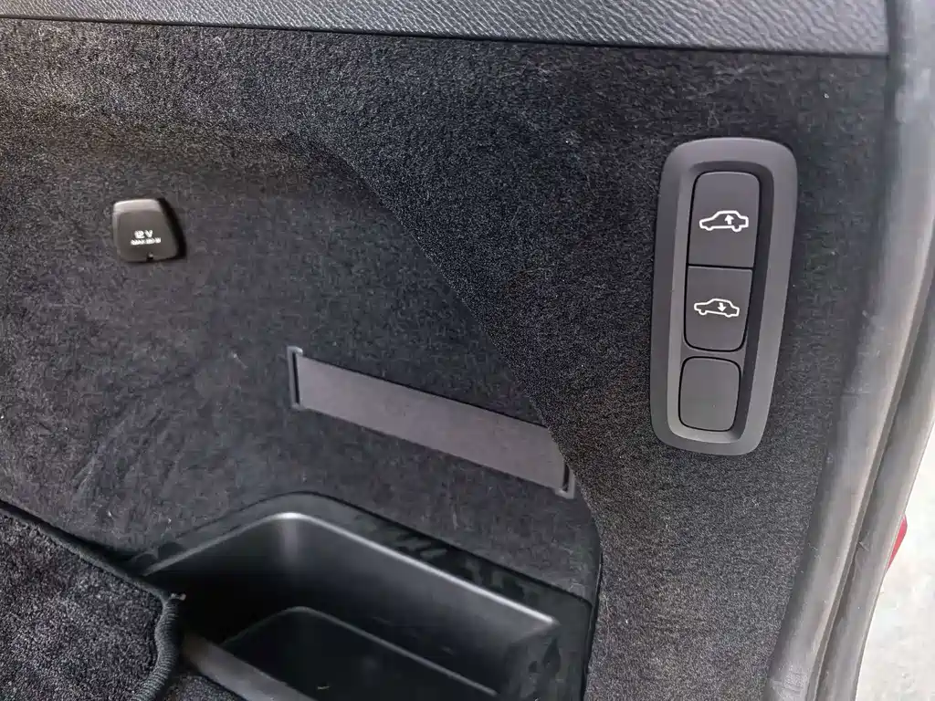 Volvo XC90 — миниатюра 22