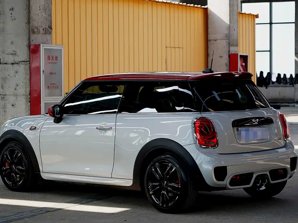MINI JCW