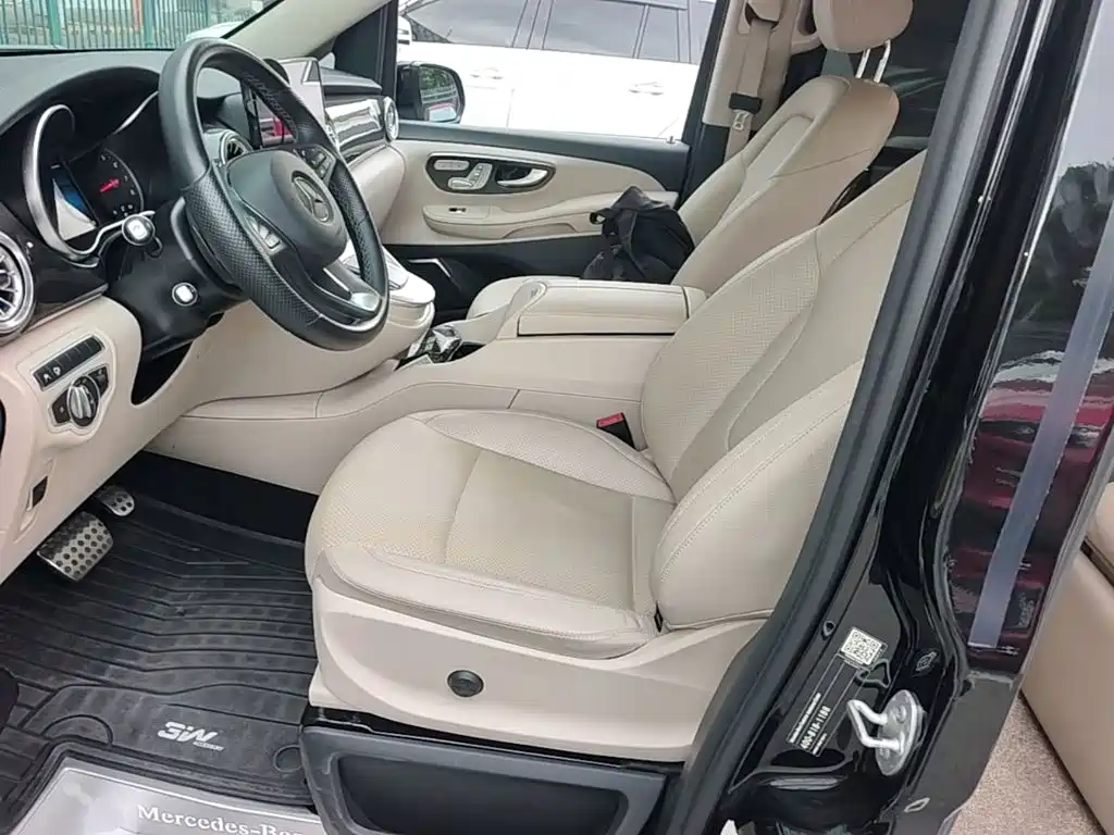 Mercedes-Benz V-Class — миниатюра 20