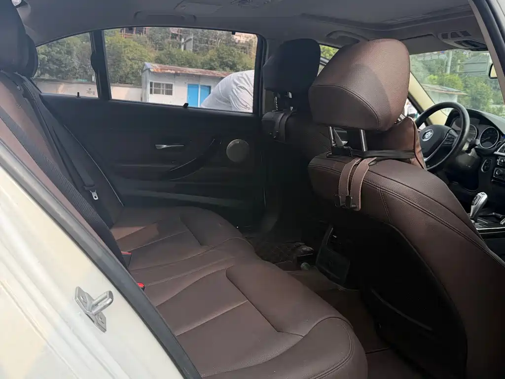 BMW 3 Series — миниатюра 11
