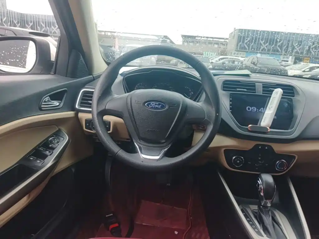 Ford Escort — миниатюра 11