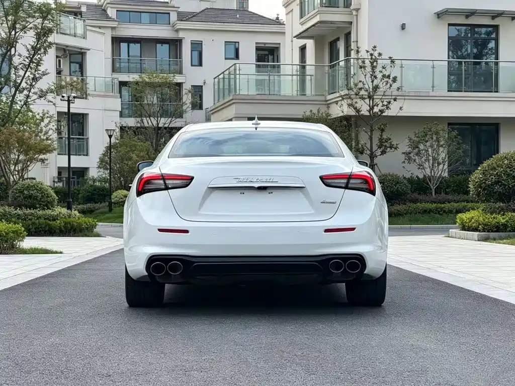 Maserati Ghibli — миниатюра 8