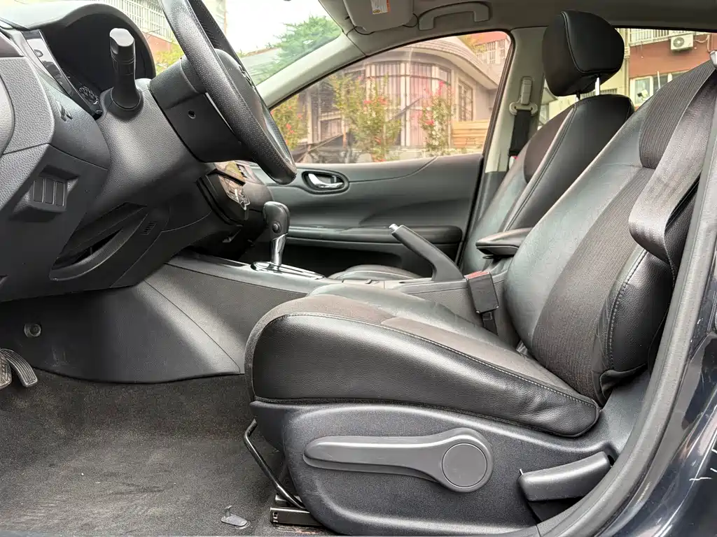Nissan Tiida — миниатюра 12
