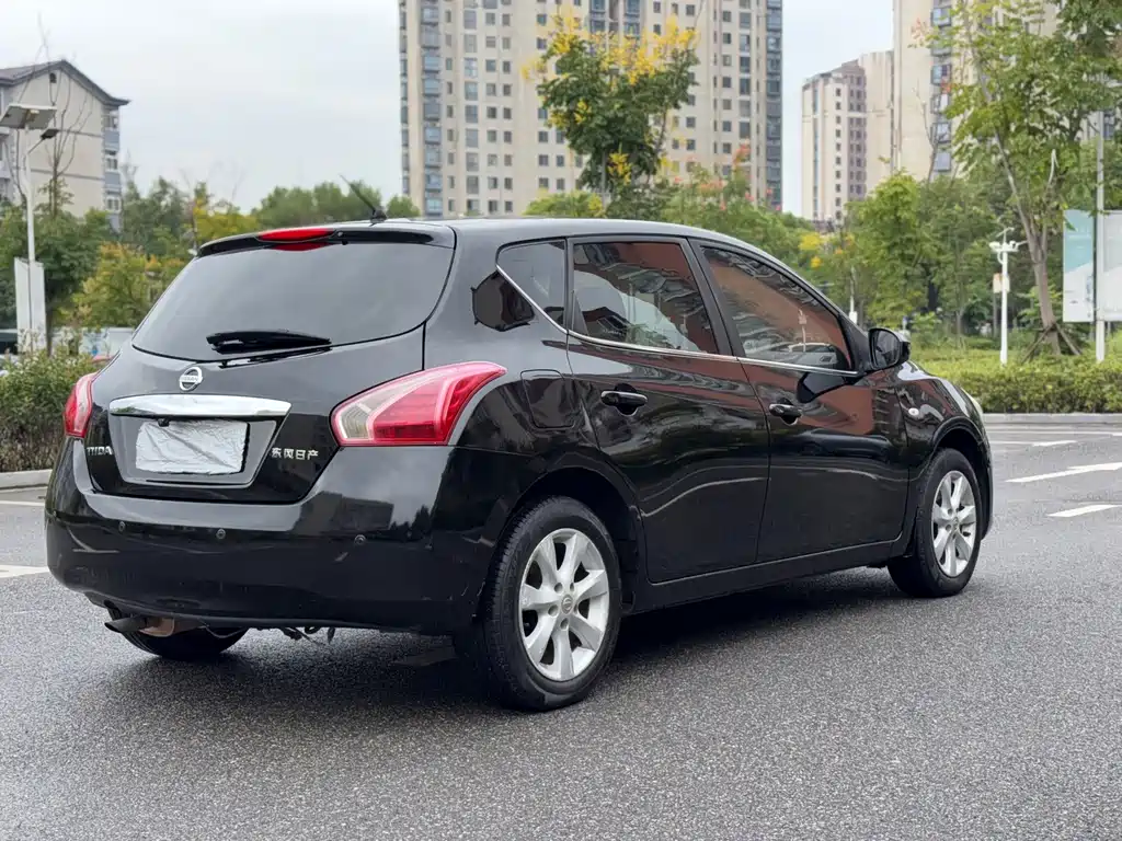 Nissan Tiida — миниатюра 7