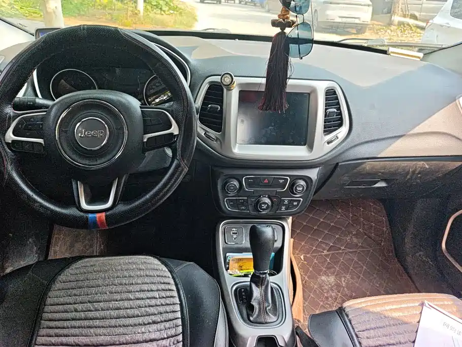Jeep Compass — миниатюра 12