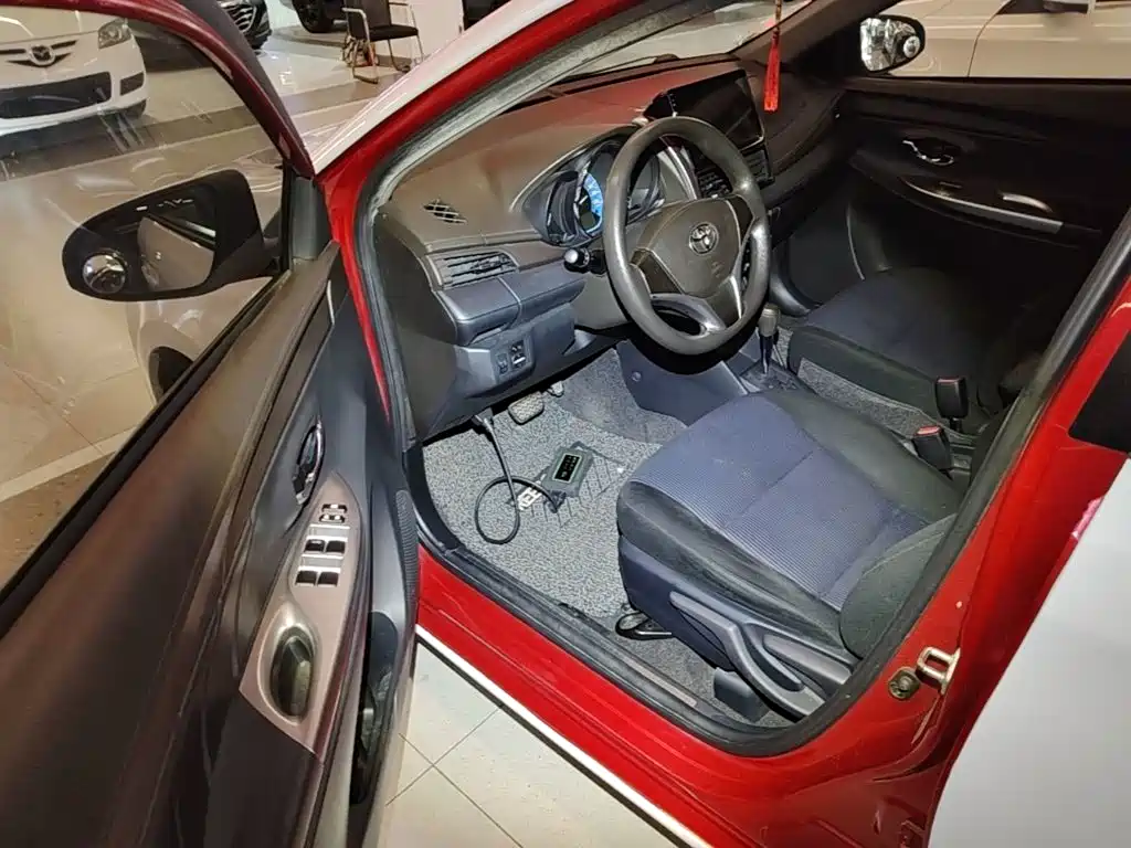 Toyota Yaris L — миниатюра 16