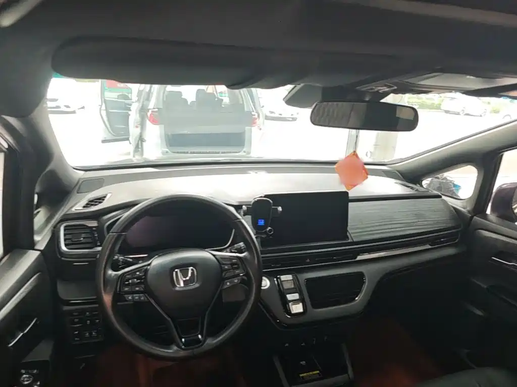 Honda Elysion — миниатюра 10