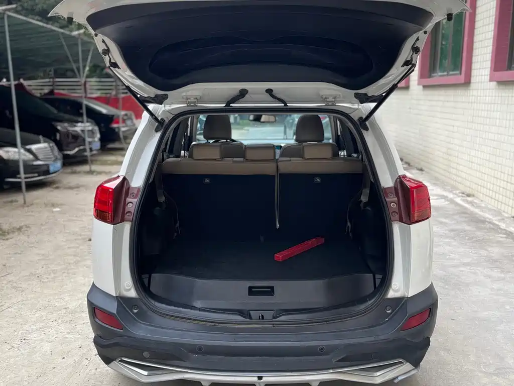 Toyota RAV4 — миниатюра 15