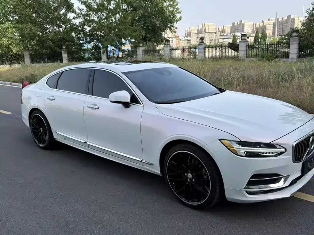 Volvo S90 — миниатюра 2