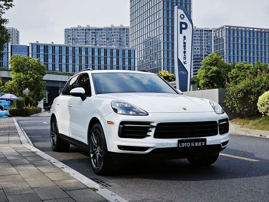 Porsche Cayenne — миниатюра 3
