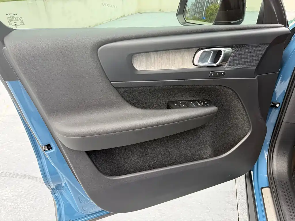 Volvo XC40 — миниатюра 24