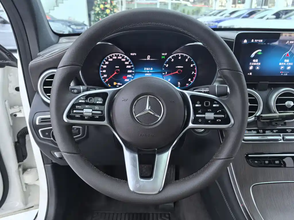 MERCEDES-BENZ GLC