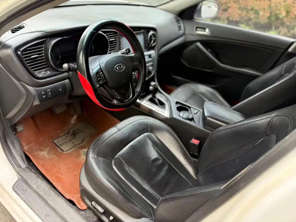 Kia K5 2011 2.0L AT GL