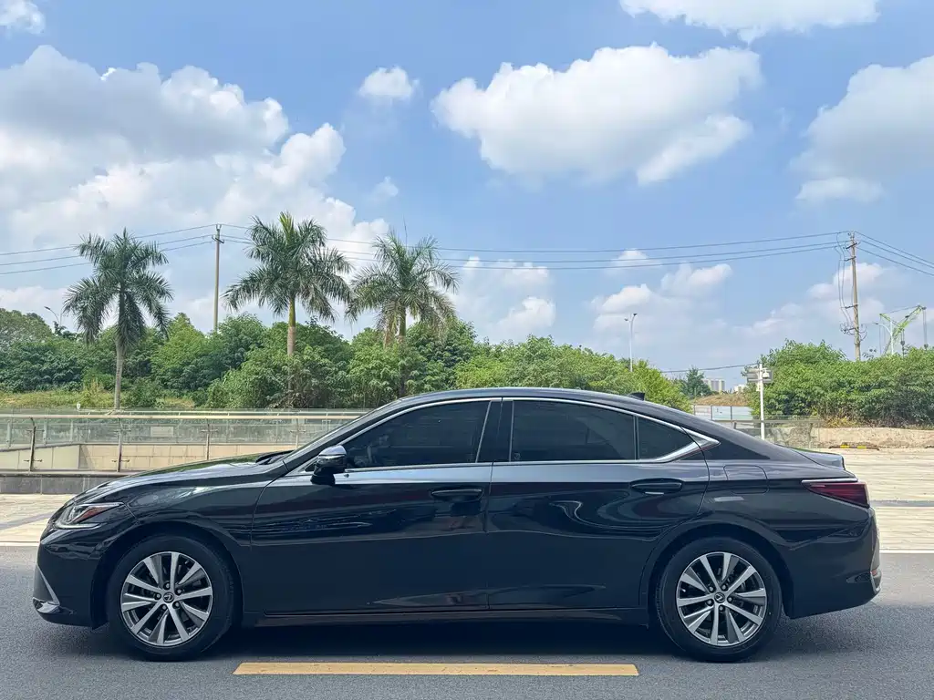 Lexus ES — миниатюра 4