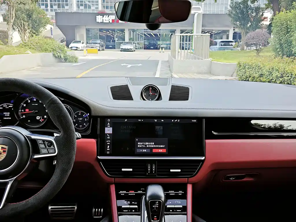 Porsche Cayenne — миниатюра 17