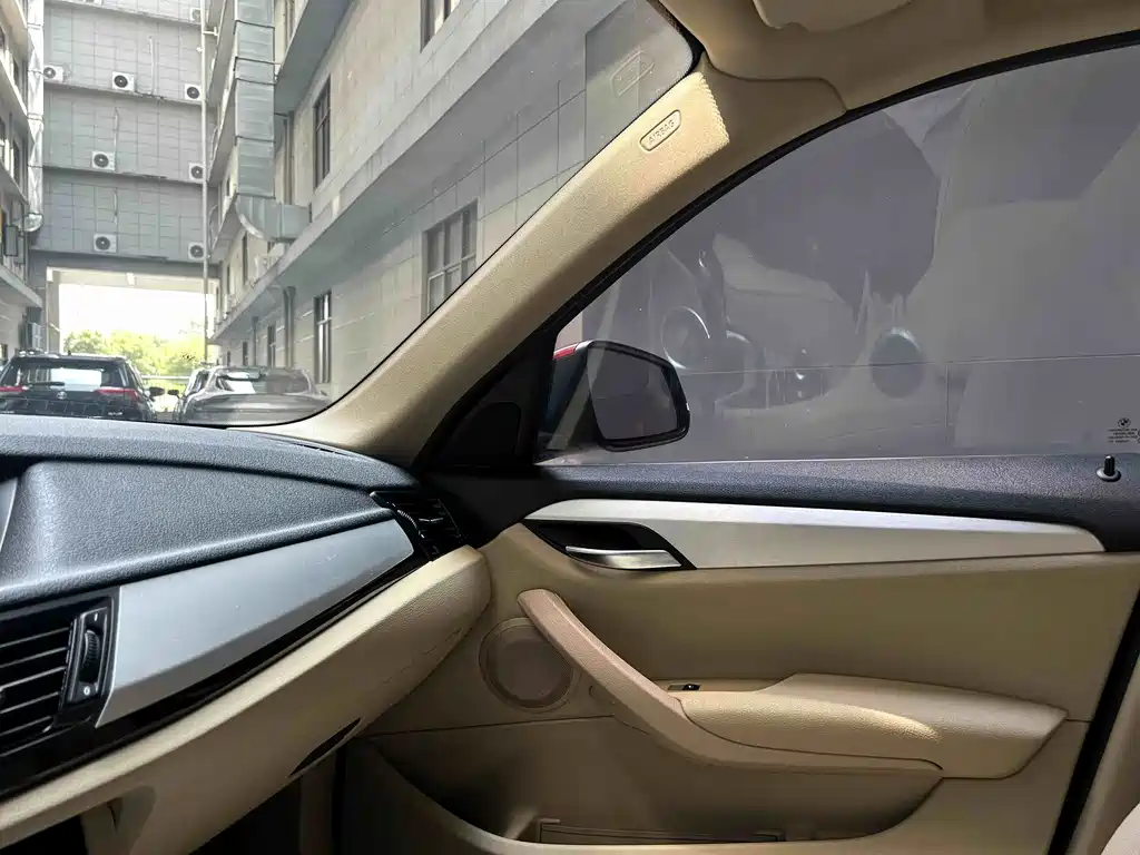 BMW X1 — миниатюра 12