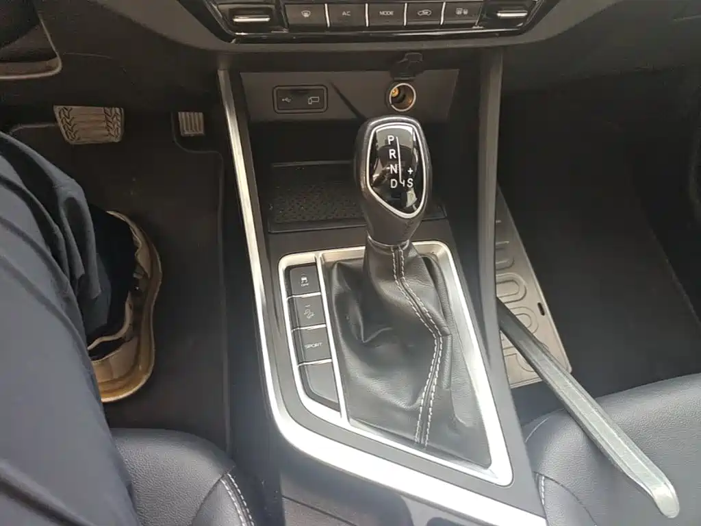 Geely Vision X3 — миниатюра 14