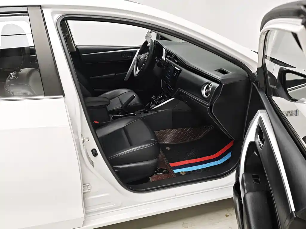 Toyota Corolla Hybrid — миниатюра 11