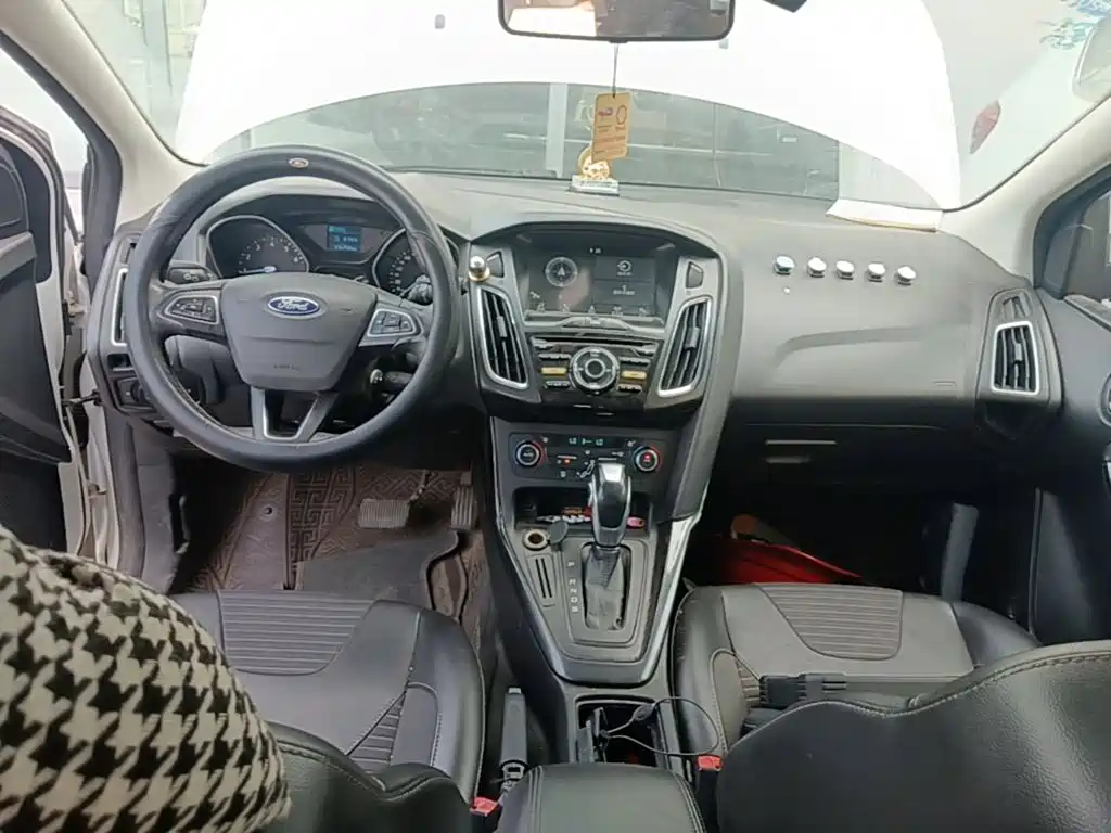 Ford Focus — миниатюра 10