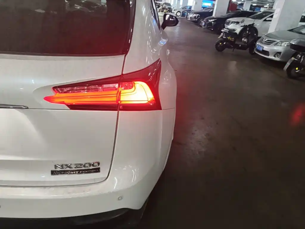 Lexus NX — миниатюра 8