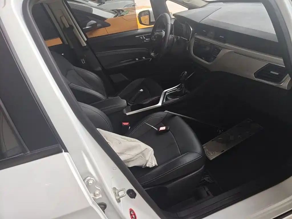 Geely Vision X3 — миниатюра 25