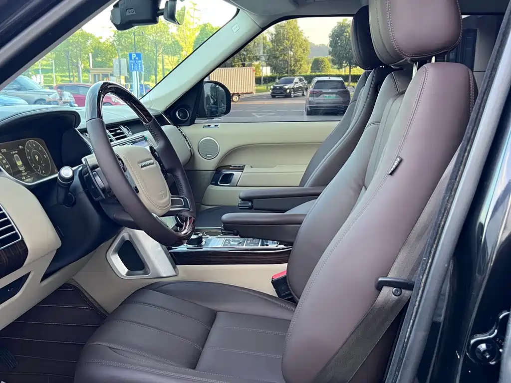 Land Rover Range Rover — миниатюра 4