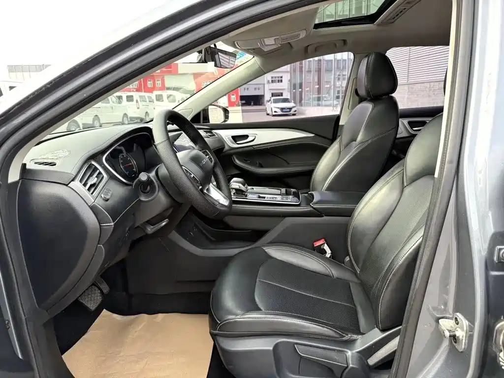 Roewe i6 MAX New Energy — миниатюра 8