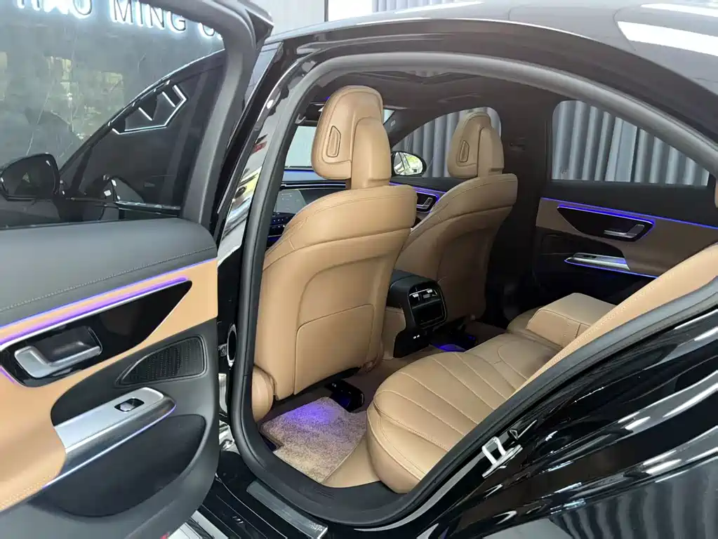 Mercedes-Benz E-Class (Import) — миниатюра 9