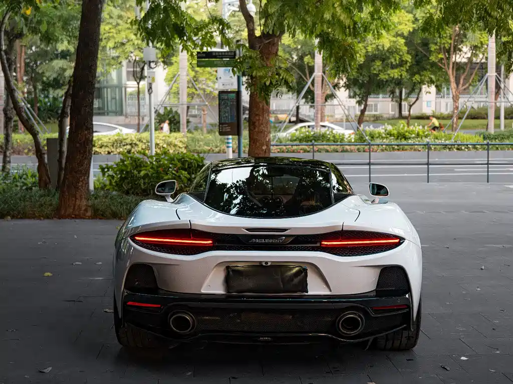 McLaren GT — миниатюра 3